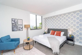 King Bed brand new Oasis minutes to Brickell